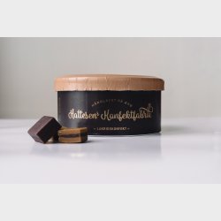 Hattesens Lakridskonfekt fra �r�, brun �ske. Lakrids/chokolade/mokka